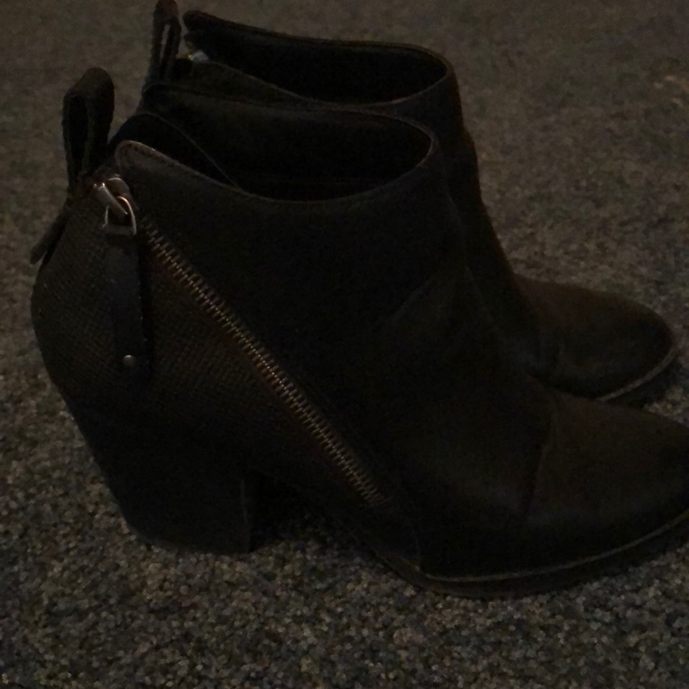 Ankle boots